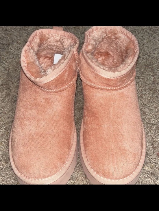 UGG Shoes - UGG Women's Short Shearling Lined Ankle Boots in Blush Pink